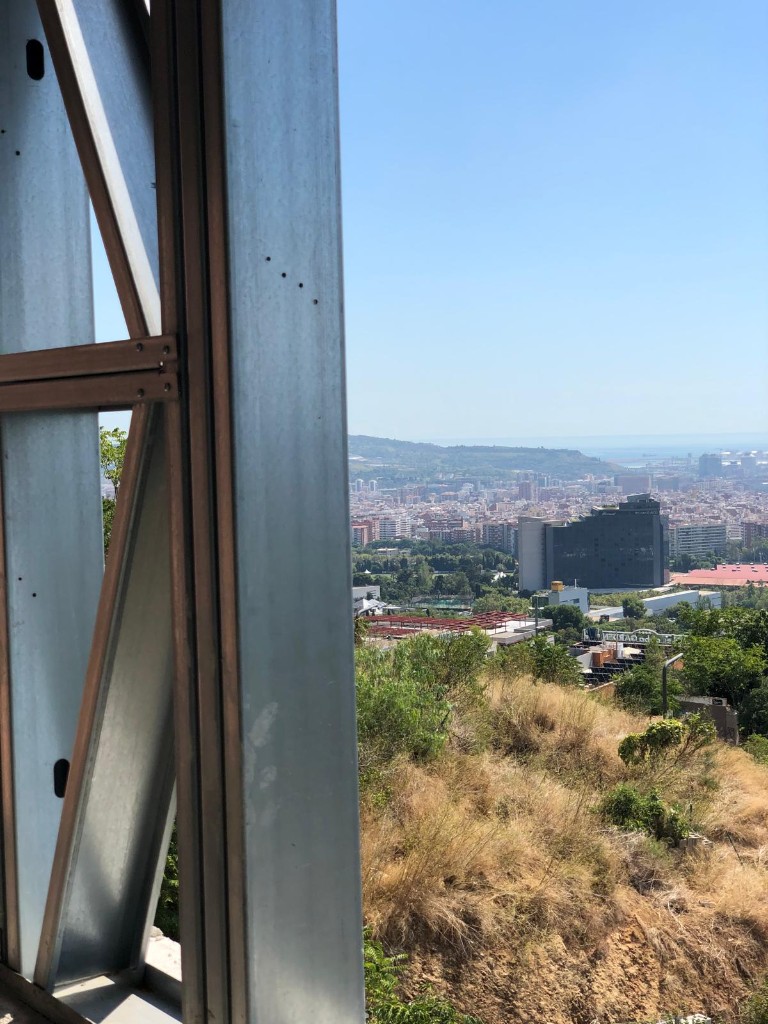 Estructura de acero galvanizado en fase de montaje
